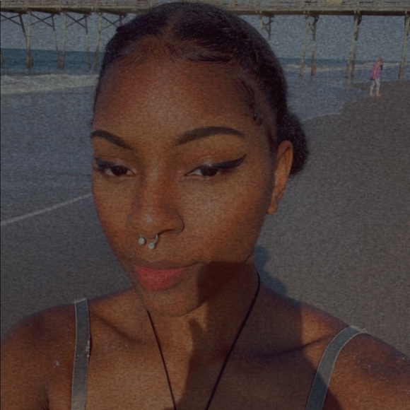 Meet your Posher, Babsss - Picture 1 of 1